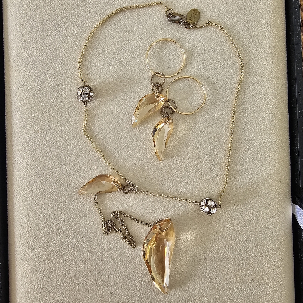 Swarovski Elements necklace & earrings set - Picture 8 of 11